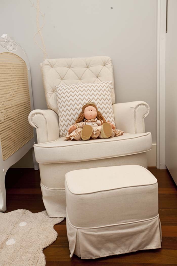 Poltrona Baby Rooms com pufe
